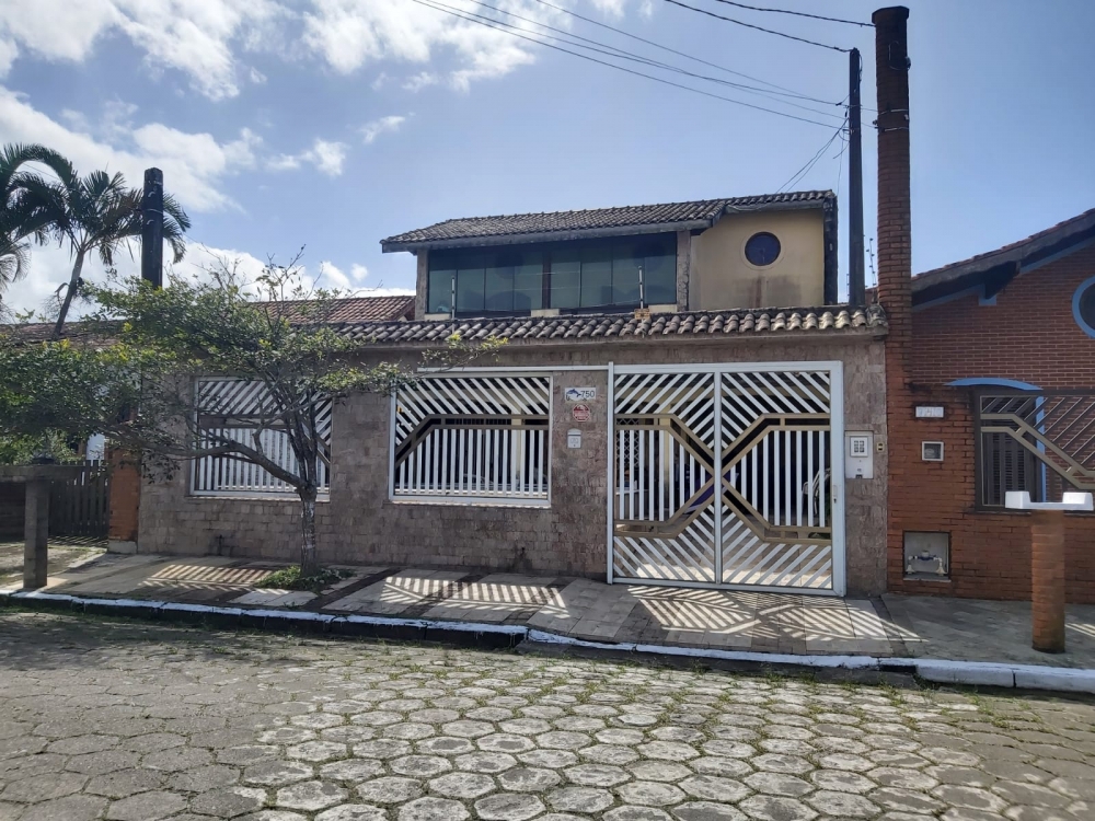 Sobrado com piscina